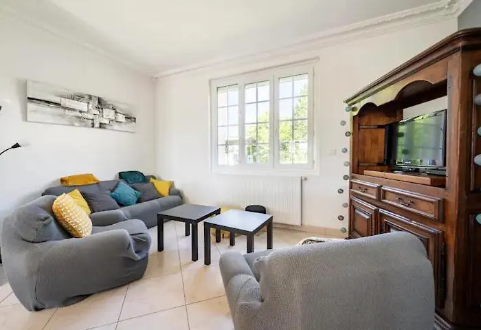 De Groupe Du Coudray Holiday home *