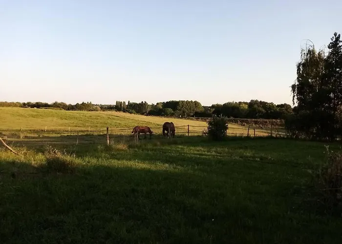 De Groupe Du Coudray Holiday home *