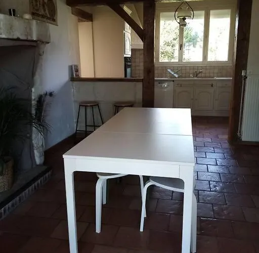 Holiday home De Groupe Du Coudray Neuille-Pont-Pierre