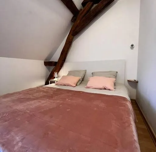 Holiday home De Groupe Du Coudray Neuille-Pont-Pierre