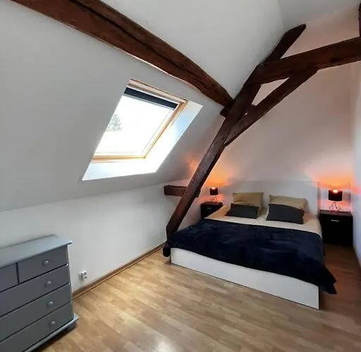 Holiday home De Groupe Du Coudray Neuille-Pont-Pierre